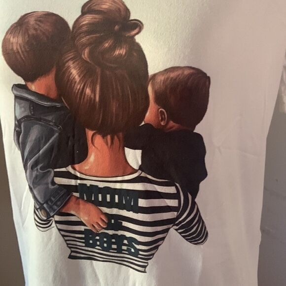 NIP “mom of boys “ soft short sleeve white tee size XL fits more like a L - Picture 3 of 7